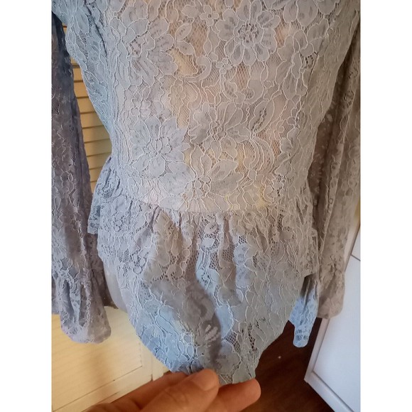 A. Calin Flying Tomato Anthropology Large lavender Lace Bell Sleeve Blou… - Picture 5 of 16